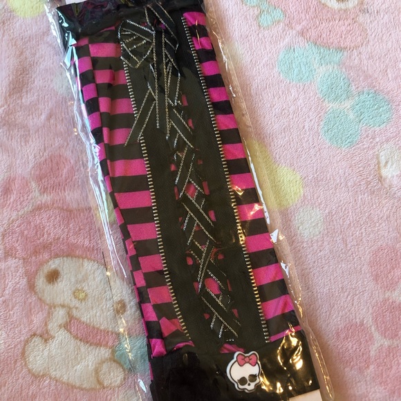 Monster high corset gloves - Picture 2 of 3